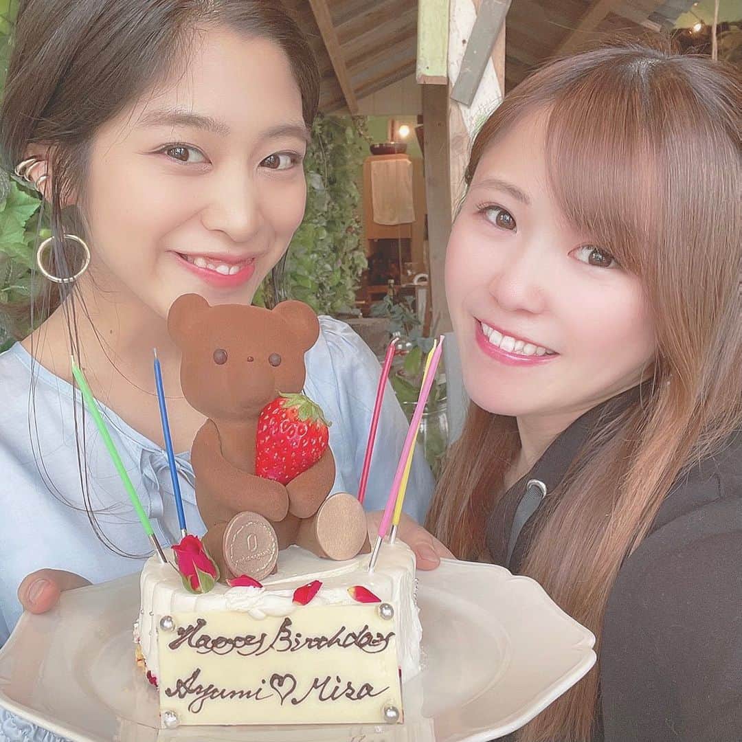愛内みさのインスタグラム：「🎂 今年もお誕生日会は @louange_tokyo さんのケーキ🧸 ・ お友達にもお祝いしてもらって ありがとうがいっぱい☺️ 今月ケーキ食べ過ぎてる🤭💕 ・ #loungetokyo」