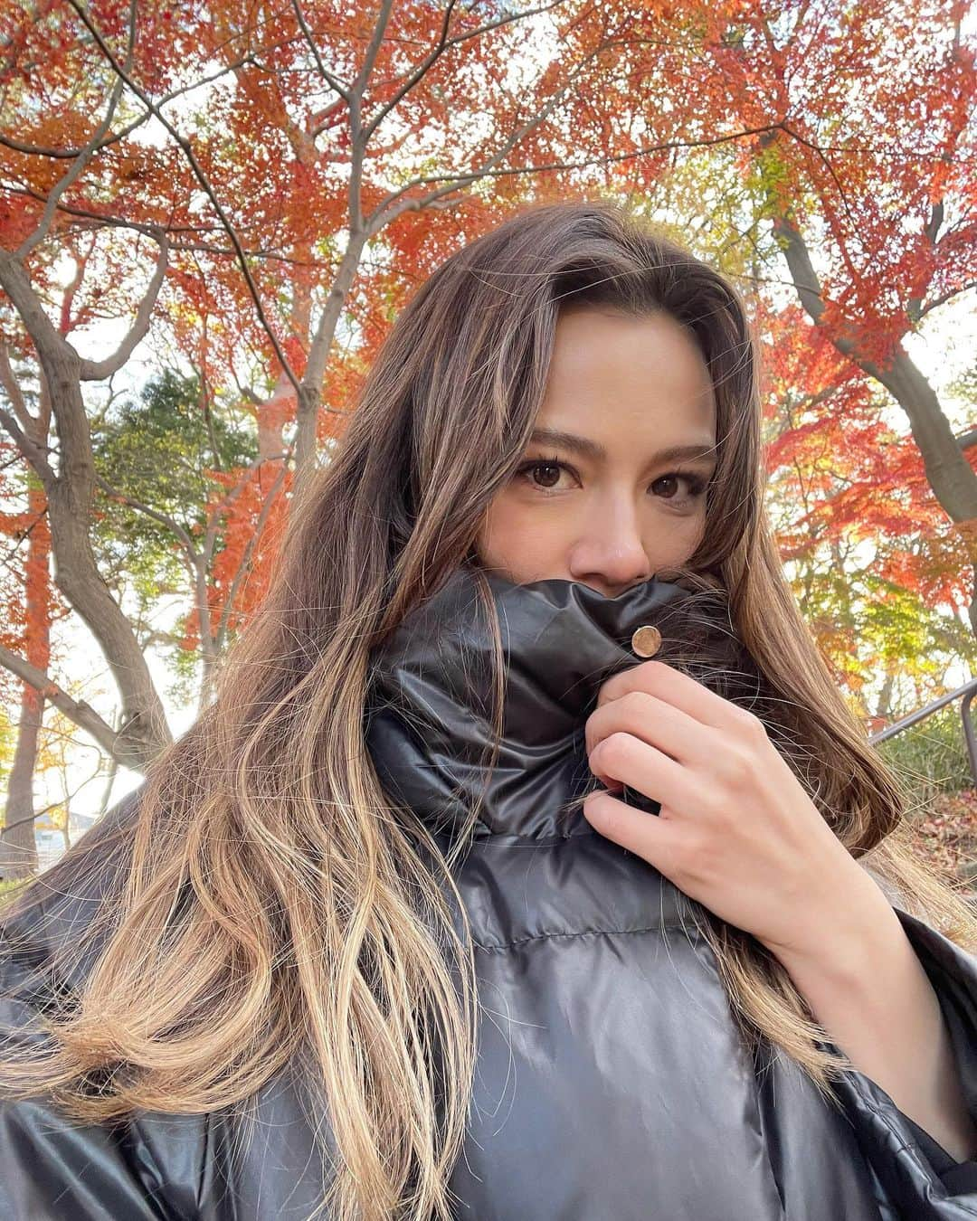 英里子のインスタグラム：「🧸🍁🍂  もうダウンの季節だね💭」