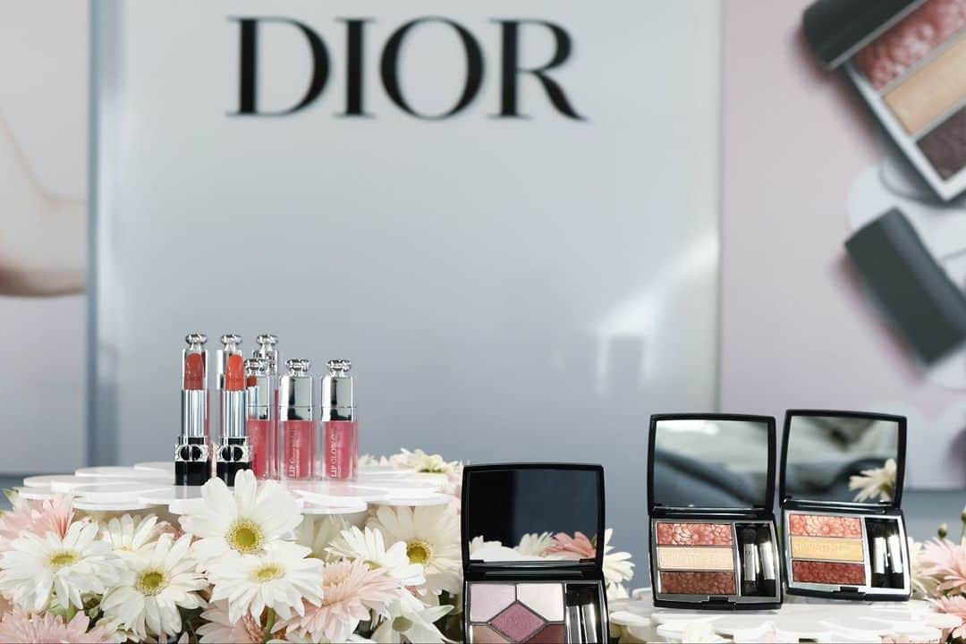 Takiさんのインスタグラム写真 - (TakiInstagram)「Today at @diormakeup 💕   #トリオブリックパレット #ディオールスティックグロウ」12月15日 20時38分 - taki_faky