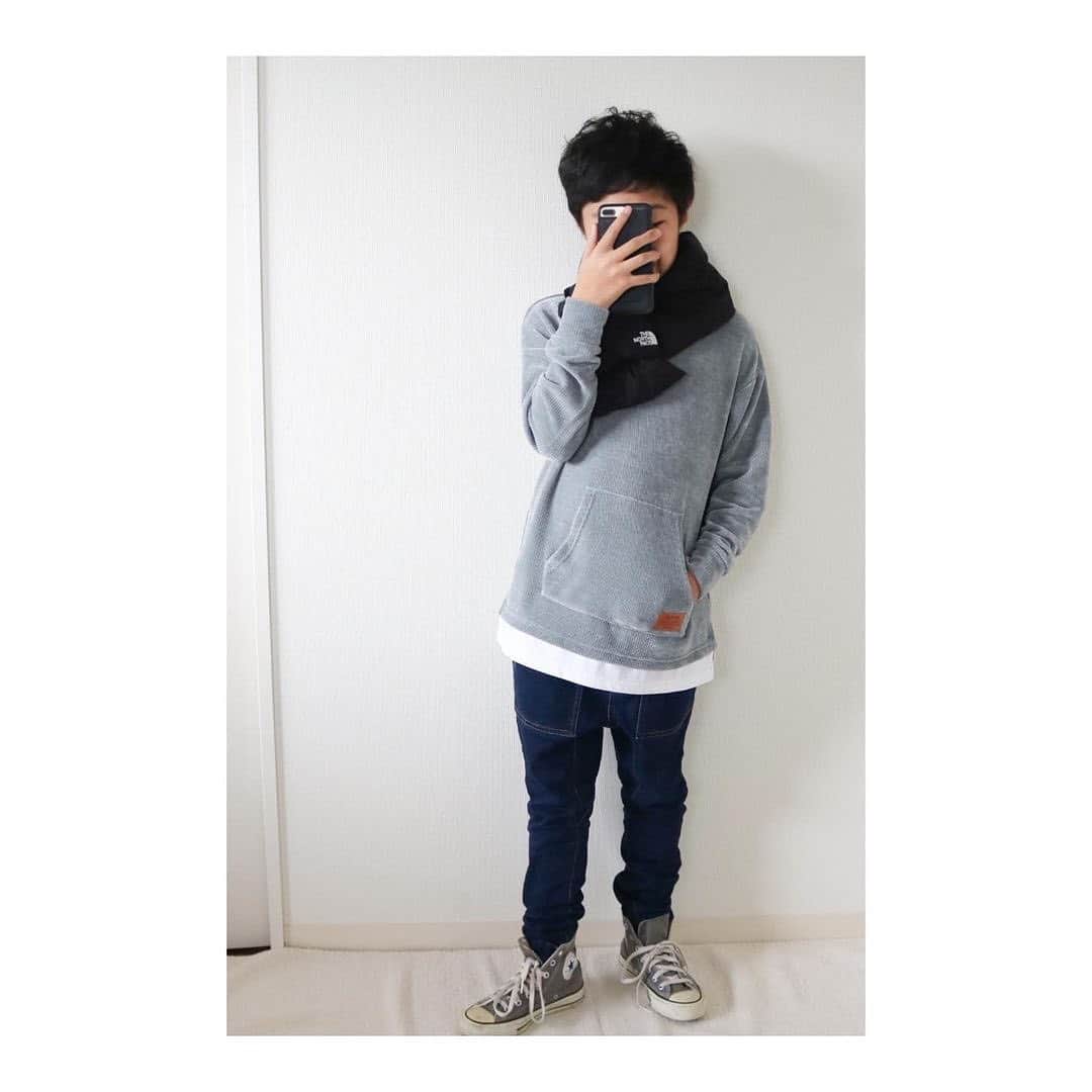 GLAZOSのインスタグラム：「///////// pick up items ///////// . . . @lilick0408 様 . 👑カットモール・ドロップショルダーレイヤードトレーナー. . . . @emiko_ss 様. 👑2021年 福袋GLAZOS  Aセット. . . . @rikugaku0106 様. 👑裏起毛・ドロップショルダーコスモフォトトレーナー. . . . #repost #ありがとうございます . カッコ良く着ていただきありがとうございます😍✨ . . #glazos #kidsfashion #kids #kidsootd #kids #kidscoordinate #男の子 #子供服 #wear #小学生男子 #小学生 #ジュニア服 #秋服 #秋服コーデ #中学生コーデ #トレーナー #シンプルコーデ #冬服コーデ #双子コーデ #福袋」