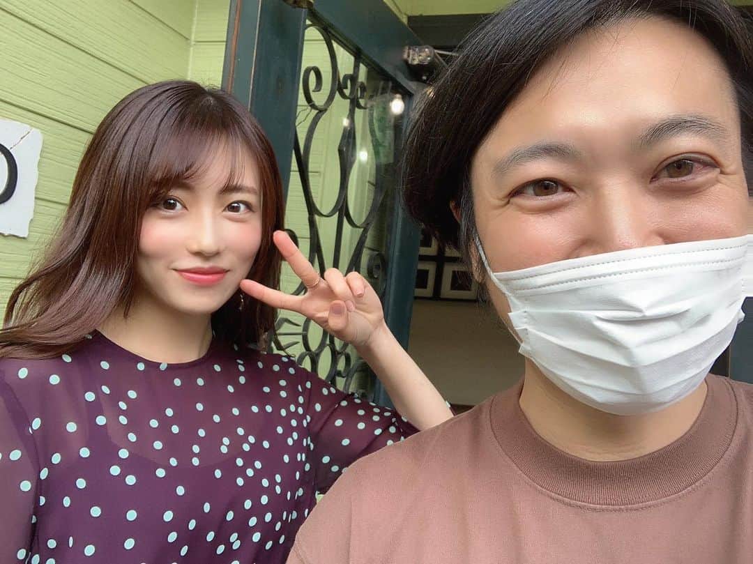 のインスタグラム：「💇‍♀️✨✨﻿ ﻿ ﻿ ﻿ 今年もたくさん綺麗にしていただきました😍﻿ ﻿ Gigiの山口さん✨ 別名、前神様‼️﻿ ﻿ ほんとその名前のごとく﻿ ﻿ いつも素敵な前髪にしてくれます💕﻿ ﻿ この日のカラーは、近々スキンケア撮影があるので﻿ ﻿ お肌が綺麗に見えるようにと少しだけピンクを混ぜたブラウンにしてもらいました✨﻿ ﻿ ﻿ ﻿ ﻿ ﻿ ﻿ ﻿ ◾️Gigi 表参道﻿ ﻿ 東京都渋谷区神宮前５-15-2 ﻿ ﻿ 最寄駅	明治神宮前駅 ﻿ ﻿ ☎️ 0364275534﻿ ﻿ ﻿ ﻿ ﻿ #美容院 #美容室 #表参道美容室 #gigi #ヘアカラー﻿ #ヘアメンテナンス #ヘアカット #明治神宮前」