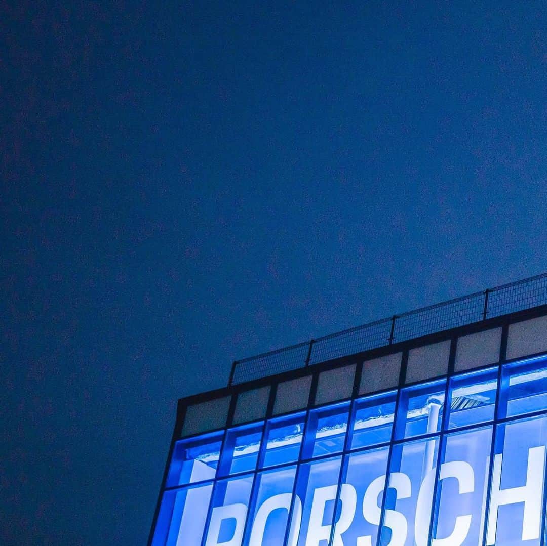 Porsche Japanさんのインスタグラム写真 - (Porsche JapanInstagram)「「 Porsche Taycan Popup Harajuku」は原宿jingにて12月19日(土)まで開催中。  詳しくはプロフィールから特設サイトをチェック。  画像の全貌はこちら▶︎ @porsche_japan  #ポルシェ #Porsche #タイカン #Taycan #サステナブルスポーツカー #タイカン原宿」12月15日 21時00分 - porsche_japan
