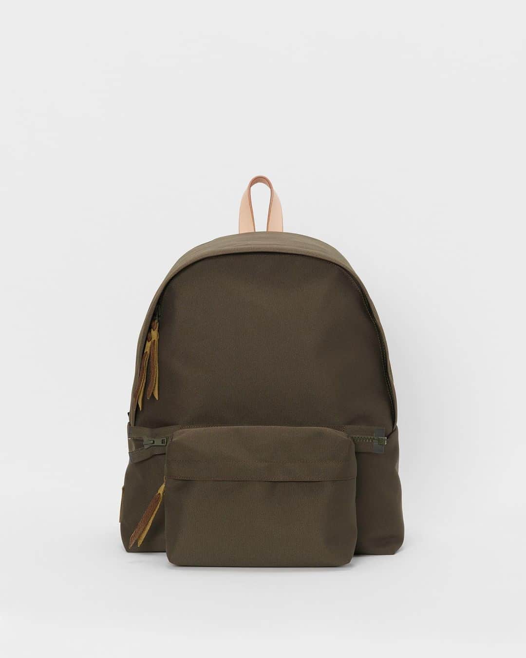 UNITED ARROWS & SONSさんのインスタグラム写真 - (UNITED ARROWS & SONSInstagram)「【 New Arrival 】﻿ < Hender Scheme >﻿ new collection now in store & online store﻿ ﻿ シューズや革小物を中心に展開する﻿ @henderscheme の新作が入荷いたしました。﻿ ﻿ Focusing on shoes and small leather goods﻿ New works of @henderscheme have arrived.﻿ ﻿ #henderscheme ﻿ #UnitedArrowsAndSons」12月15日 20時52分 - unitedarrowsandsons