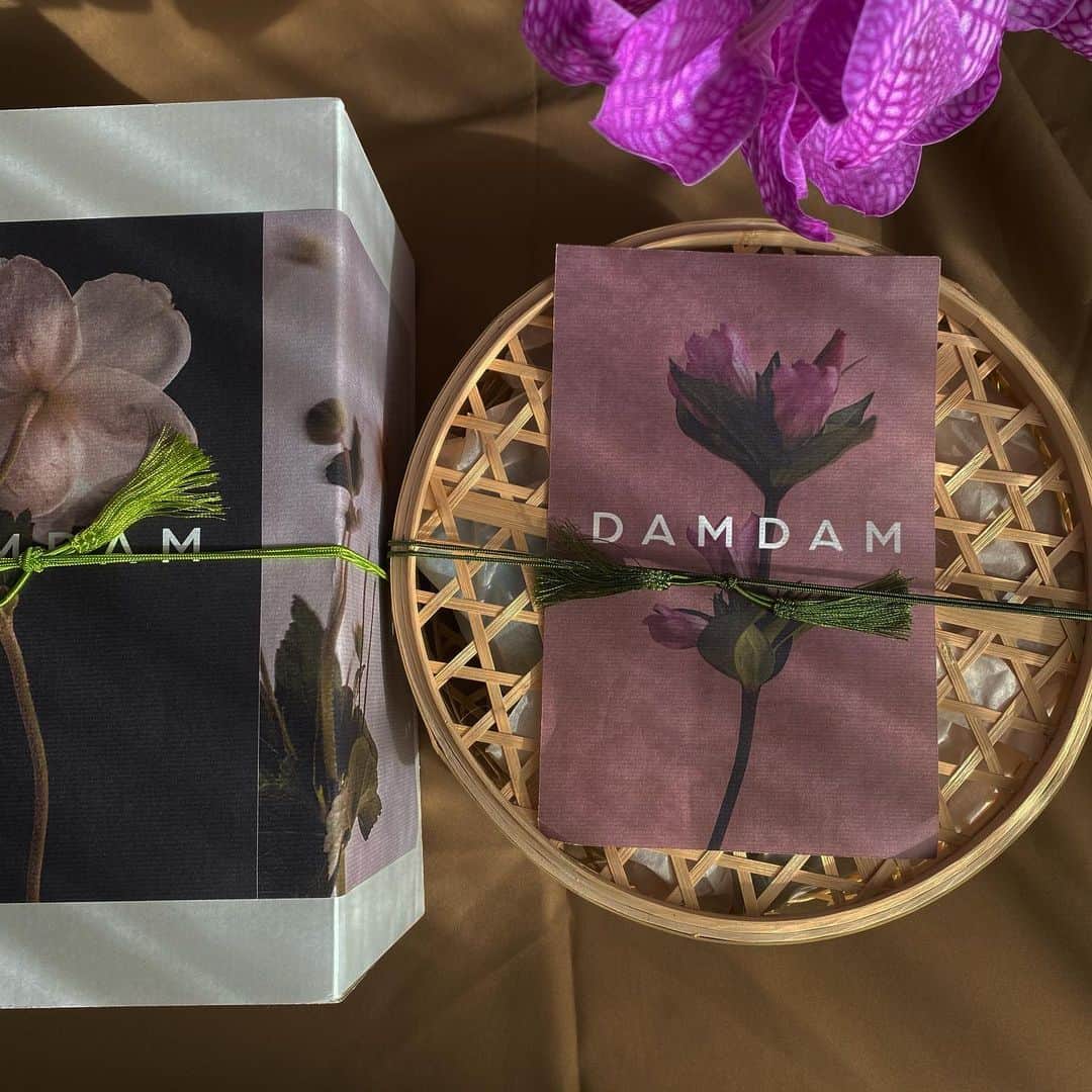 水野里砂のインスタグラム：「New item🌿💐🌾 Thank you @damdamtokyo   素敵なものばかりでわくわくしちゃう💓中身はまた後ほど☺︎」