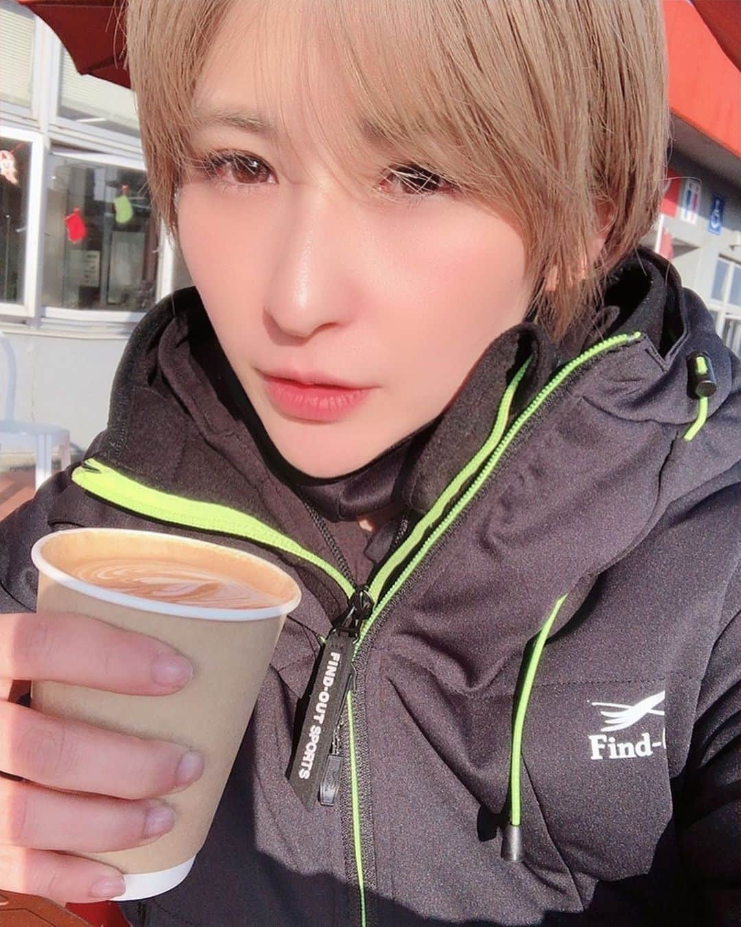 有馬綾香のインスタグラム：「美味しかったオーポリのカフェラテ😇」