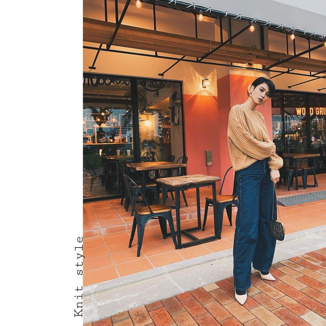 金城優華のインスタグラム：「【Yūka×Knit】 何気ない普段着  Knit/Reuse shop Denim/ @uniqlo  Shoes/ @randa_pic  Bag/VINTAGE Accessory/ @cannu.yuuka_kinjo     #ootd  #大人カジュアル  #ニット #knit  #デニム #denim  #ユニクロ #uniqlo   #冬コーデ   #ママ #モデル #沖繩   #ノン加工    #magazinegram  2枚目から勝手に雑誌風。」