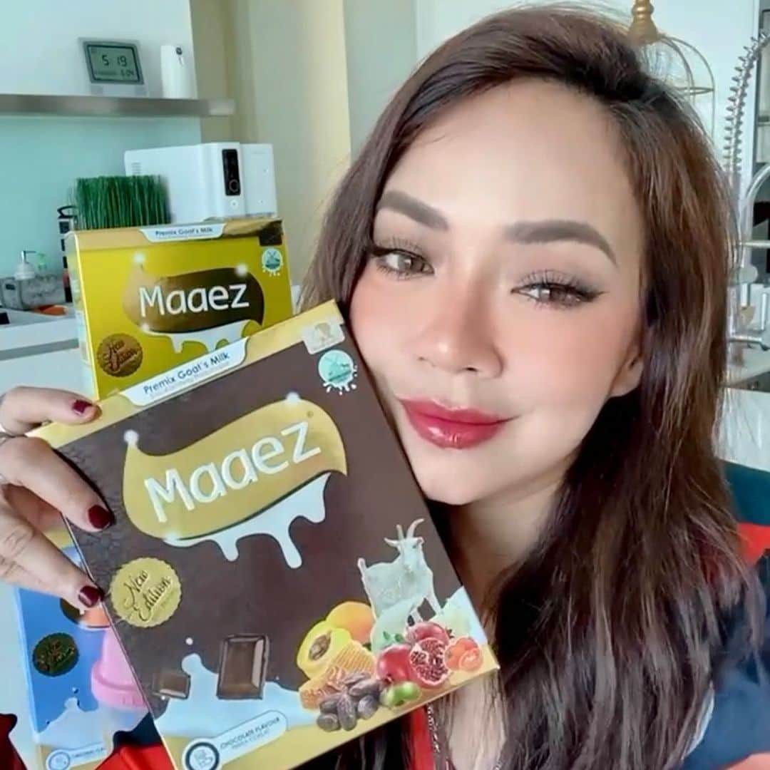 Koleksi Komik Malaysiaさんのインスタグラム写真 - (Koleksi Komik MalaysiaInstagram)「NORA DANISH PUN DAH CUBA SUSU MAAEZ! . Susu Maaez ni dah 5 tahun dalam pasaran & permintaan semakin hari semakin meningkat disebabkan kebaikan susu tersebut pada pengguna. . Sekarang ni @maaezbeauty_hq sedang membuka peluang untuk mereka yang mempunyai MASALAH KEWANGAN untuk sertai #MaaezWarriors tanpa sebarang modal diperlukan! . p/s: Peluang ni dibuka sekejap sahaja, siapa cepat dia yang UNTUNG!」12月15日 21時22分 - tokkmungg_exclusive