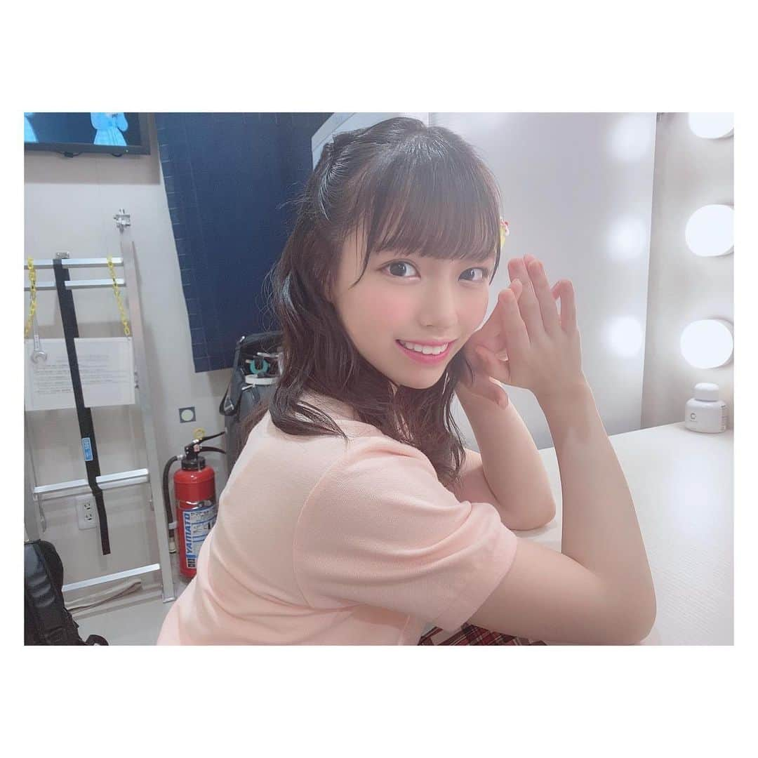 岩田陽菜さんのインスタグラム写真 - (岩田陽菜Instagram)「﻿ charmingtrip用のメイクもヘアもできたら、アイドル完成🎤💓﻿ ﻿ ﻿ 右顔の方も珍しくねっ！😚﻿ ﻿ #アイドル#ヘアアレンジ#メイク#MAKEUP#ピンク#pink#ハーフツイン#ねじりアレンジ#巻き髪#ピンクメイク」12月15日 21時27分 - hina_naso_stu48