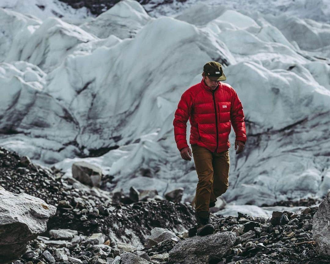 マウンテンハードウェアのインスタグラム：「Bundle up before peak winter. The Phantom™ jacket is loaded with 800-fill, RDS-certified down that provides high-lofting, highly packable warmth for the coldest days of the season. Photo: @jess_talley.」