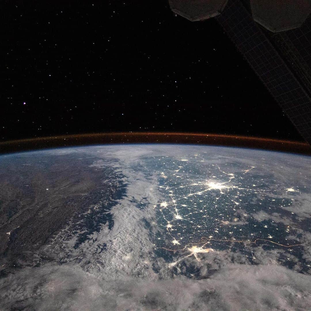 NASAさんのインスタグラム写真 - (NASAInstagram)「The snow-covered Himalayan Mountains are in splendid view in this enhanced, long-exposure image taken by a crew member aboard the @iss.⁣ ⁣ The highest mountain range in the world, the Himalayas are the result of 50 million years of collisions between the Indian and Eurasian tectonic plates.⁣ ⁣ South of the range, or to the right from this perspective, lies the agriculturally fertile region of northern India and Pakistan.⁣ ⁣ North of the range, or to the left from this perspective, is the more arid Tibetan Plateau — the “Roof of the World.”⁣ ⁣ The bright city lights of New Delhi, India, and Lahore, Pakistan, are also visible below the faint, orange airglow of atmospheric particles reacting to solar radiation.⁣ ⁣ Credit: NASA⁣ ⁣ #Himalayas #Space #Earth #Glow #EarthHasTheRange」12月15日 21時46分 - nasa