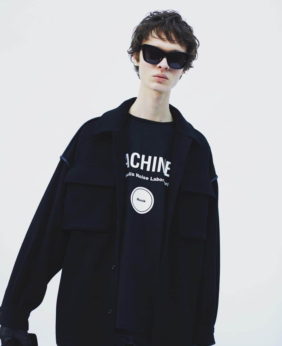 ウィザードのインスタグラム：「OFFICIAL WEB STORE にて予約受付中  GRAPHIC T-SHIRTS "MACHINES"  OFFICIAL WEB STORE  https://wizzard.stores.jp  #wizzard_fac  #wizzard  #fashion  #tokyofashion  #streetfashion  #fashionphoto #designersbrand  #domesticbrand  #mensfashion #printtshirt  #メンズファッション #ファッションブランド #ウィザード #プリントtシャツ  #グラフィックtシャツ」