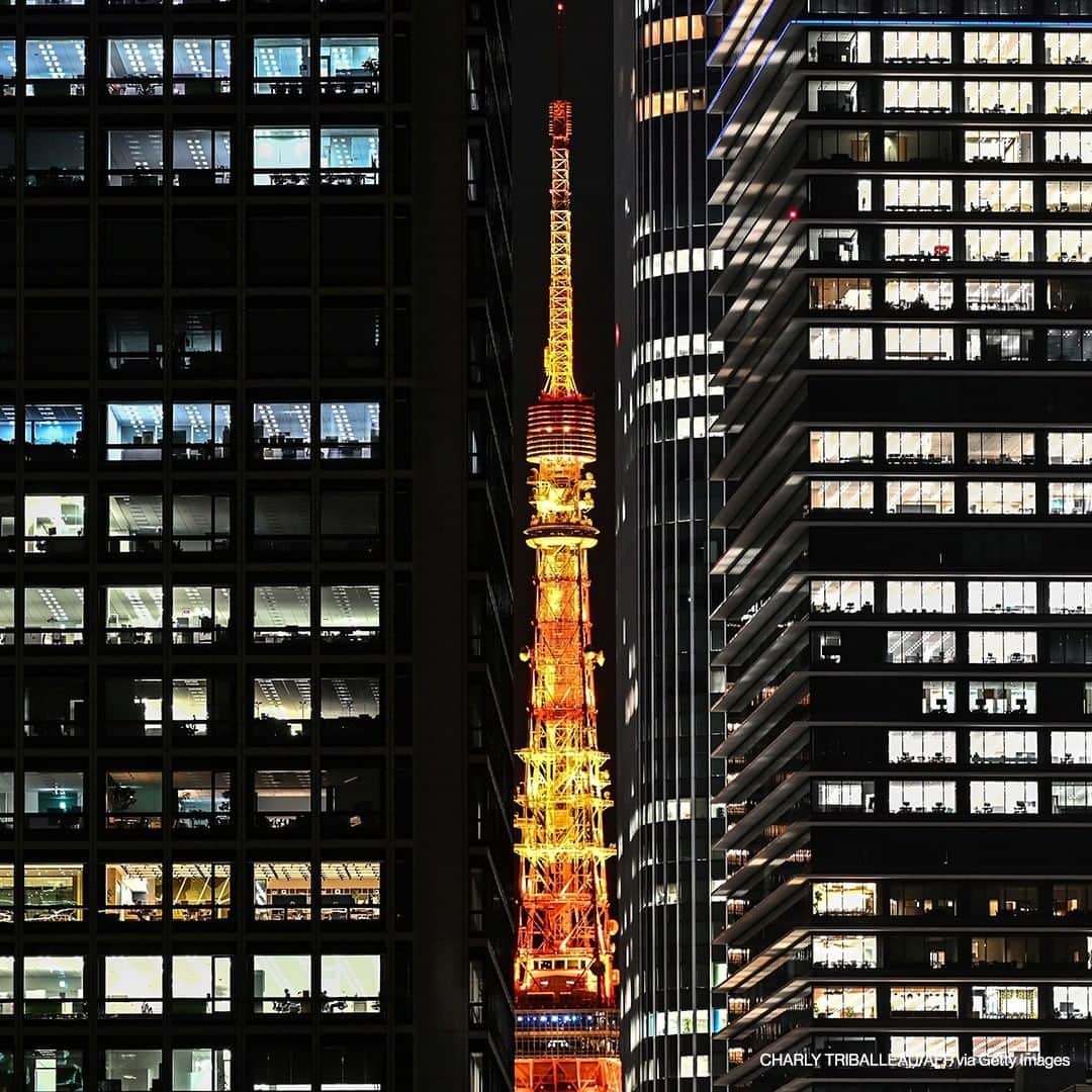 ABC Newsさんのインスタグラム写真 - (ABC NewsInstagram)「The Tokyo Tower is seen at night in the Japanese capital on December 14, 2020. #tokyo #japan #tokyotower」12月15日 22時00分 - abcnews