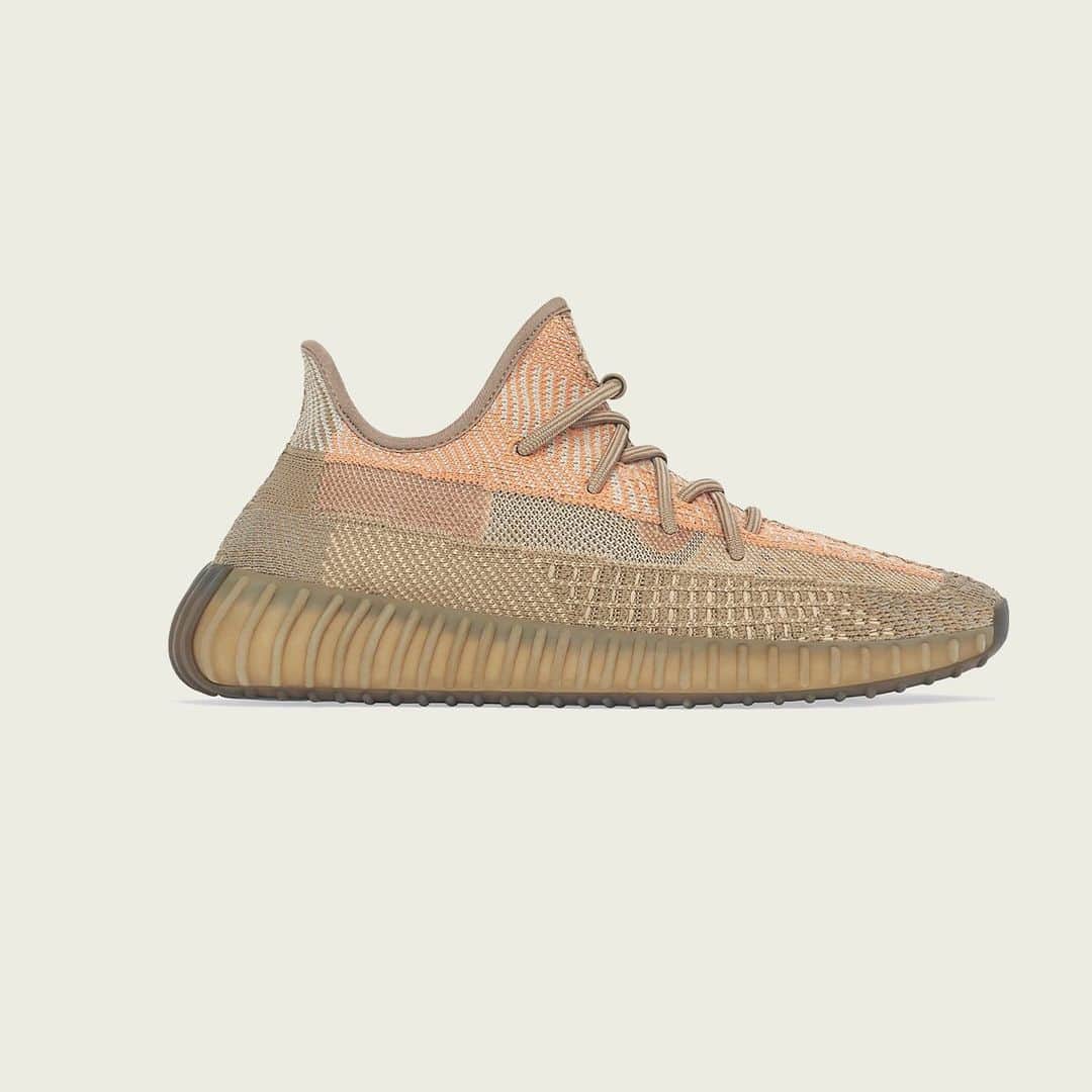 adidas Originalsさんのインスタグラム写真 - (adidas OriginalsInstagram)「YEEZY BOOST 350 V2 SAND TAUPE. AVAILABLE DECEMBER 19 AT ADIDAS.COM/YEEZY AND ON THE ADIDAS APP IN SELECT COUNTRIES.」12月15日 22時03分 - adidasoriginals