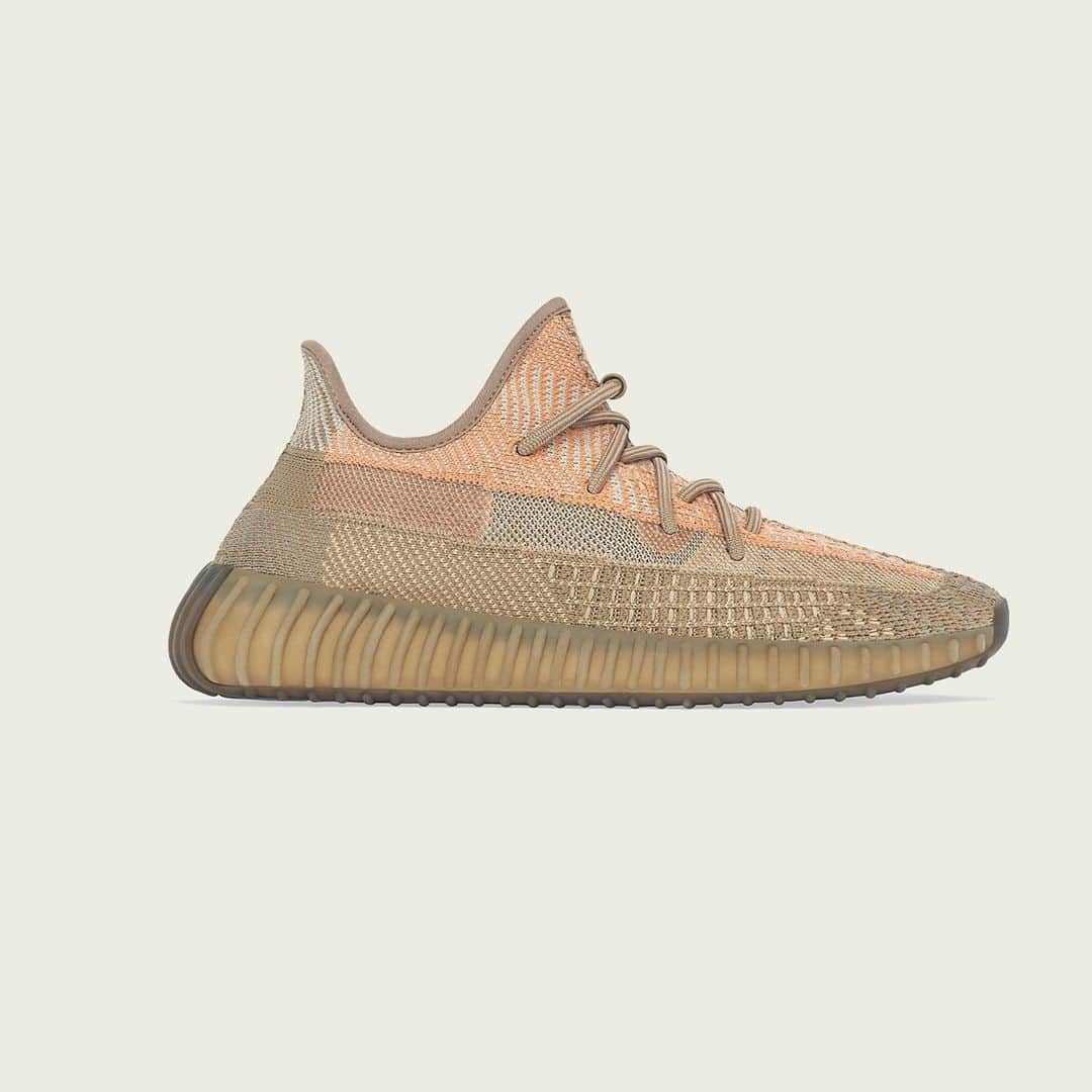 adidas Originalsのインスタグラム：「YEEZY BOOST 350 V2 SAND TAUPE. AVAILABLE DECEMBER 19 AT ADIDAS.COM/YEEZY AND ON THE ADIDAS APP IN SELECT COUNTRIES.」