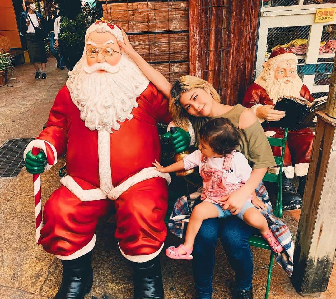 HARUKA MUTOのインスタグラム：「Are you ready for Christmas?🎅  今年は何を届けようかな🎁🎄  #christmas #サンタミッション #クリスマス大作戦」