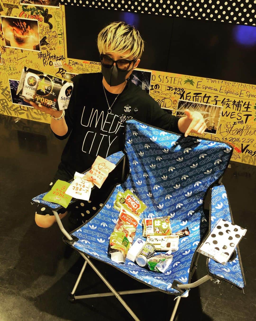 橋本塁さんのインスタグラム写真 - (橋本塁Instagram)「【タワレコ梅田NU茶屋STINGRAY6日目終了!】ご来店ありがとうございました！明日は最終日！タワーレコード梅田NU茶屋町店(大阪市北区茶屋町10-12-6階)にて11:00-17:00にてコロナ感染防止対策して僕はずっと居ます！差し入れ有り難うございました！  #stingray  #梅田　#大阪　#NU茶屋町　#タワレコ #タワレコ梅田nu茶屋町店  #コラボ　#10周年 #adidas #seek #welcome #samuraicore #candystripper #allaround #joju #theuniin #voo #moreaxe」12月15日 22時11分 - ruihashimoto