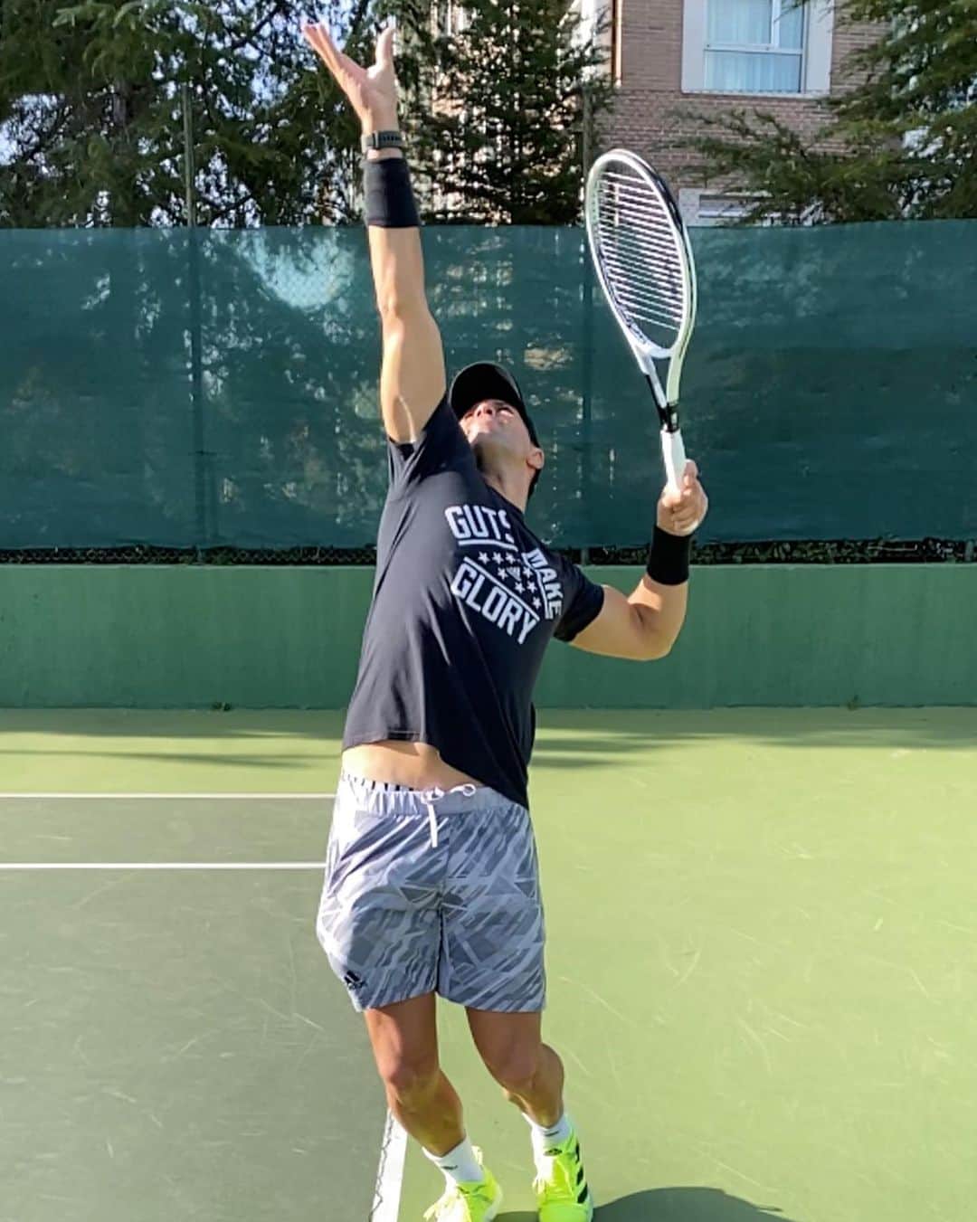 フェルナンド・ベルダスコのインスタグラム：「Día a día seguimos sumando cosas positivas !! 💪🏽🎾」