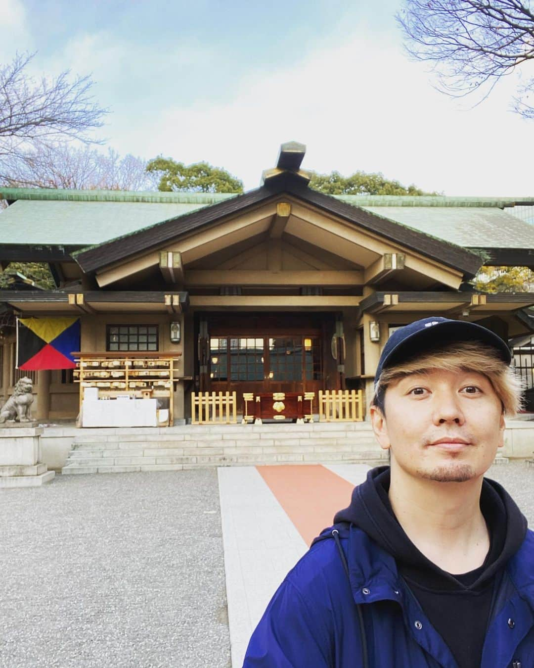 SHOCK EYEさんのインスタグラム写真 - (SHOCK EYEInstagram)「勝利と至誠の神さま、大好きな東郷神社に必勝旗を奉納させていただきました🙏✨ 暖かく出迎えてくださりありがとうございました。  #東郷神社 #必勝旗 #奉納 #shrinegram #shockeye #神社 #原宿」12月15日 22時16分 - shockeye_official