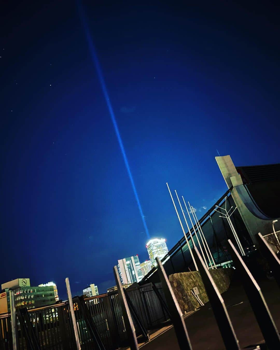 谷川じゅんじのインスタグラム：「Tokyo lights.  幾多のひかりと瞬くオリオン。心底冬。#beautifulstars #tokyosky #goodvibesonly #thisistokyo」