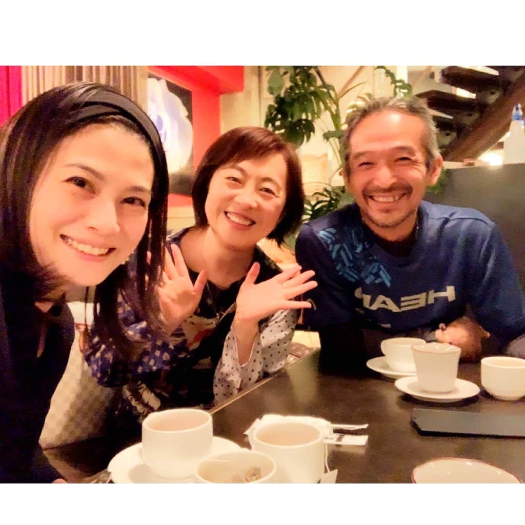 七瀬遥のインスタグラム：「家族写真か⁉️🤣 と、いつも思ってしまうこの３人🤣👽👽👽💕  #不思議#3人#笑顔#friend#family#good#happy#fun#happiness#good#smile#japan」