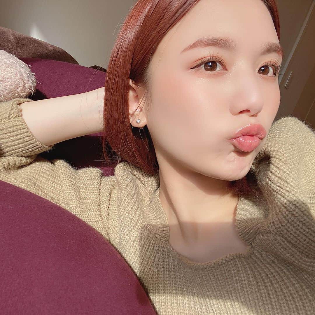 のインスタグラム：「😛🐷💛 ㅤㅤㅤㅤㅤㅤㅤㅤㅤㅤㅤㅤㅤ 最近お家にいるときはずっとヨギボーといっしょ💓 もっと大きいヨギボーほしい😆 ㅤㅤㅤㅤㅤㅤㅤㅤㅤㅤㅤㅤㅤ #yogibo #요기보 #ヨギボー」