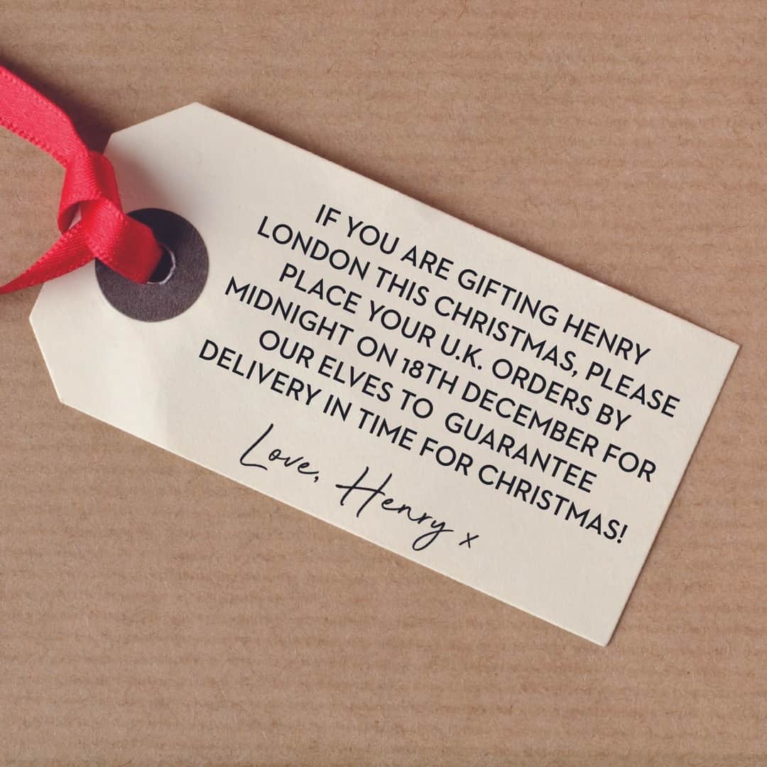 のインスタグラム：「There’s still time to gift a Henry London watch this Christmas! Please place your orders on our website by midnight 18th Dec for guaranteed delivery in time for Christmas. (U.K. only)⠀⠀⠀⠀⠀⠀⠀⠀⠀ .⠀⠀⠀⠀⠀⠀⠀⠀⠀ .⠀⠀⠀⠀⠀⠀⠀⠀⠀ .⠀⠀⠀⠀⠀⠀⠀⠀⠀ #henrylondon #henrywatches #womenswatches #womensfashion #london #britishdesign #britishbrand #vintage #heritage #staysafe #staywell #stayathome #chronograph #lovehenry #chronograph」