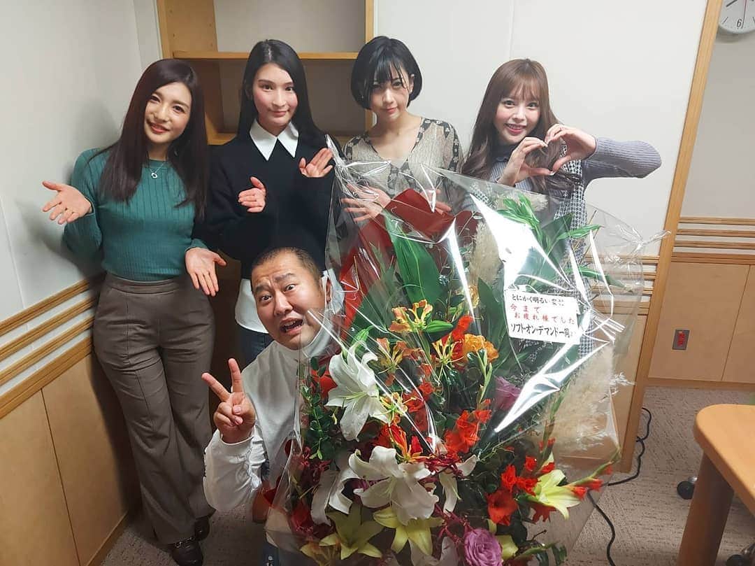 とにかく明るい安村さんのインスタグラム写真 - (とにかく明るい安村Instagram)「5年9ヶ月やらせてもらった文化放送ラジオ「とにかく ...