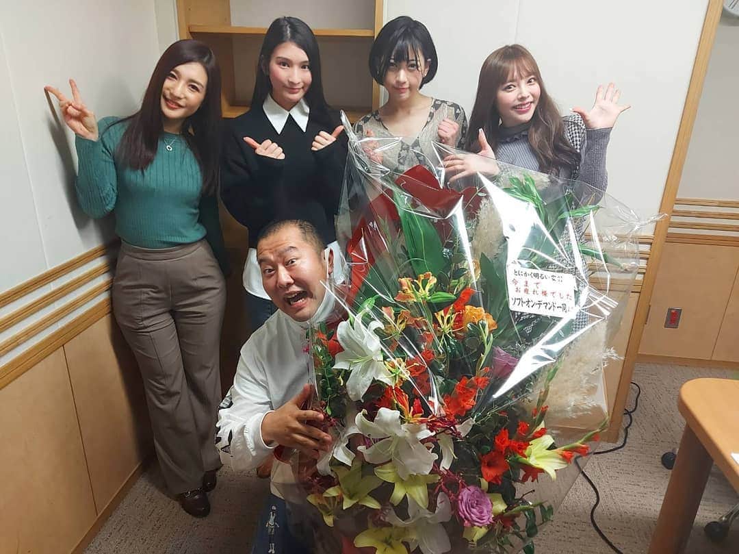 とにかく明るい安村さんのインスタグラム写真 - (とにかく明るい安村Instagram)「5年9ヶ月やらせてもらった文化放送ラジオ「とにかく ...