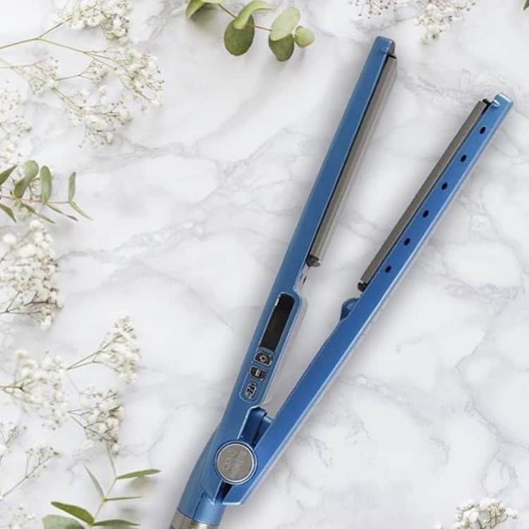 CosmoProf Beautyさんのインスタグラム写真 - (CosmoProf BeautyInstagram)「TODAY is the last day to SAVE on our exclusive doorbuster deals at Cosmo Prof. Here's our top picks!👇⁣ ⁣ ▪ SAVE up to 40% on select Ion tools.⁣ ⁣ ▪ SAVE up to 50% on Maria Nila Dry Shampoo.⁣ ⁣ ▪ SAVE over 65% on Farouk 5.64 oz. BioSilk Silk Therapy.⁣ ⁣⁣ ▪ SAVE 50% on select BaBylissPRO Nano Titanium Irons.⁣ ⁣ ▪ SAVE up to 55% on select Kenra Professional Stylers. 📸 @beautyguruduo⁣ ⁣ Our stores are open, and we continue to offer Same Day Delivery! SHOP NOW via #LinkInBio⁣ ⁣ #repost #cosmoprofbeauty #licensedtocreate #ionathome #ionprofessional #marianila #biosilk #farouksystems #babyliss #kenra #kenraprofessional」12月15日 22時49分 - cosmoprofbeauty