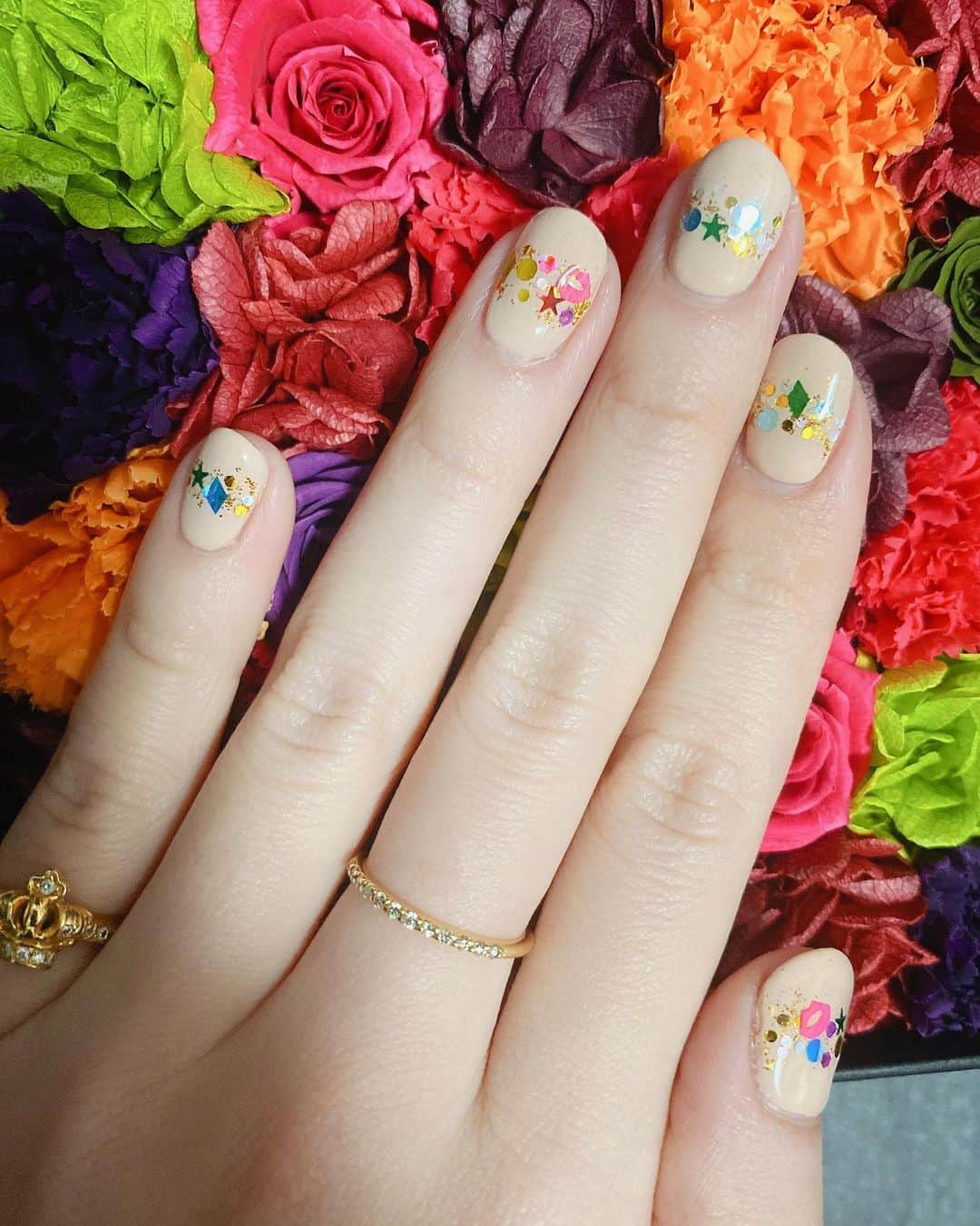 小林香菜さんのインスタグラム写真 - (小林香菜Instagram)「. ネイル変えた💅💕 今回のネイルもかわいい💅 いつもありがとうございます🧏‍♀️ . #ネイル　#nail #rustynail #ネイルデザイン　#💅」12月15日 22時51分 - kanaful