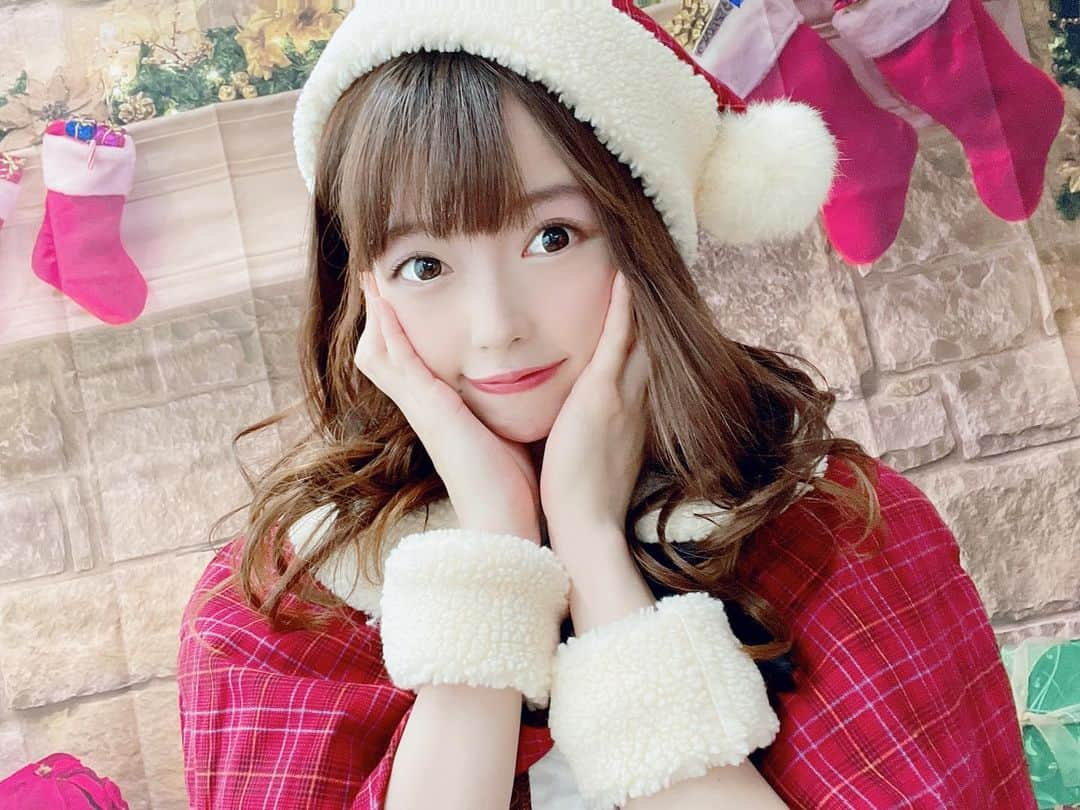 森香穂さんのインスタグラム写真 - (森香穂Instagram)「プレゼント🎁❤️   #クリスマス #サンタコス #コスプレ」12月15日 23時18分 - kaho_mori0601