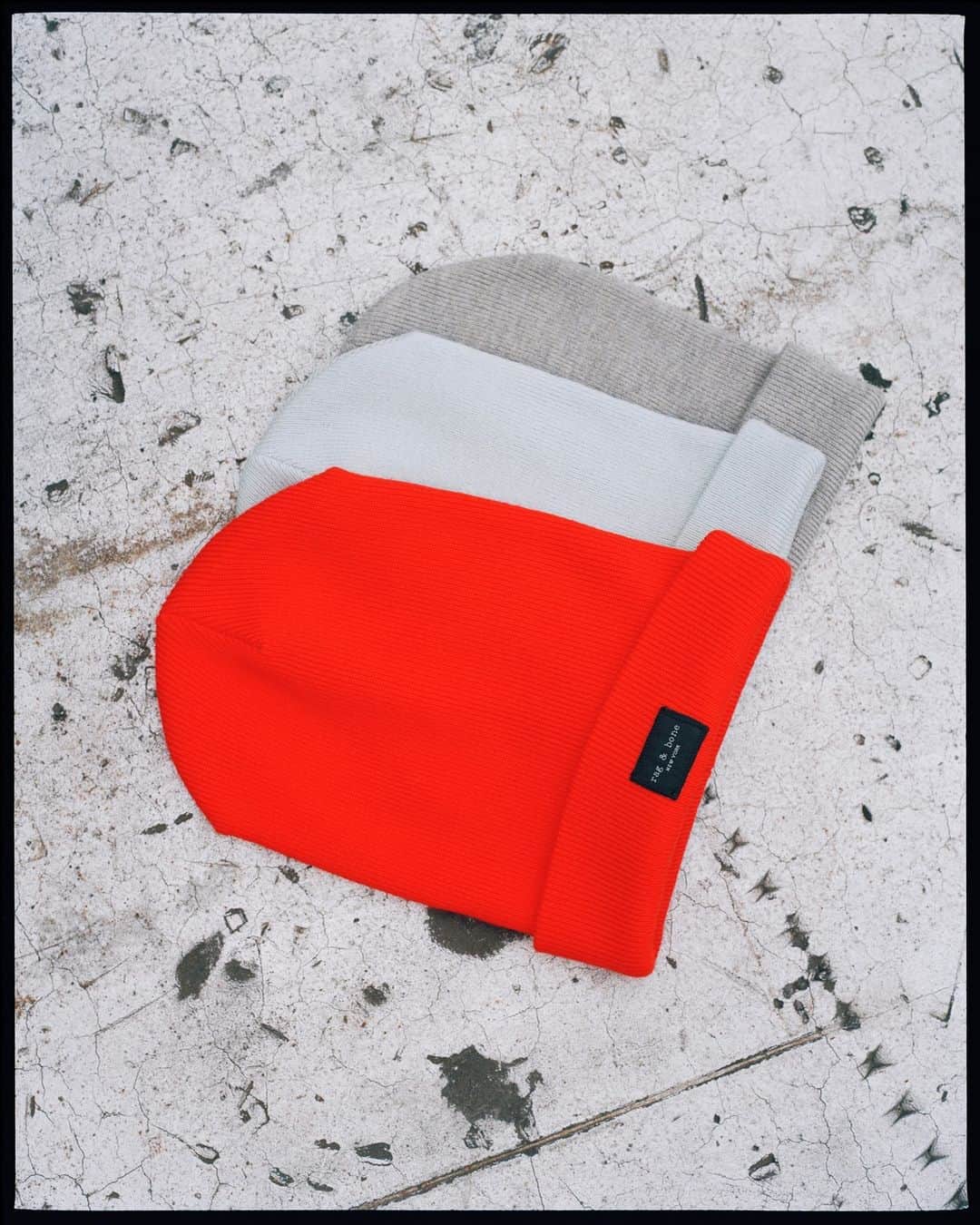 ラグ&ボーンのインスタグラム：「Give epic gifts. The Addison beanie is made from an extra fine merino wool blend designed to keep you itch free and cozy from season to season.」