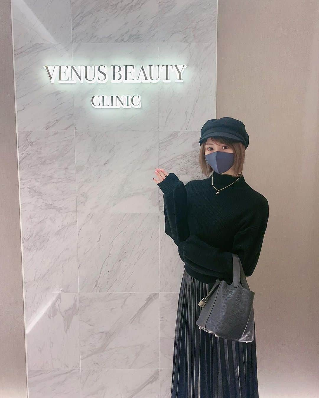 一ノ瀬恋さんのインスタグラム写真 - (一ノ瀬恋Instagram)「@venus_beautyclinic_ginza へ Wハイフをしてきました❤️ 定期的にうけてるハイフ🥰 これだけで顔のたるみ防止になるし目の開きもすごい変わる✨ ゼオスキンも始めて肌がツルツルになってきて嬉しい🥰 来年は剥けるタイプに挑戦しようかなーって思ったりしてます👀 今年もお世話になったクリニック❤️ . . この日はブラック♠️  @maison_de_lyla のレザースカートを履きました❣️ レザースカート他にもイロチでほしいなー🥺✨✨ . . #venusbeautyclinic  #銀座 #クリニック #Wハイフ #ダブロゴールド ＃ソノクイーン #美活」12月15日 23時29分 - mayu19900323