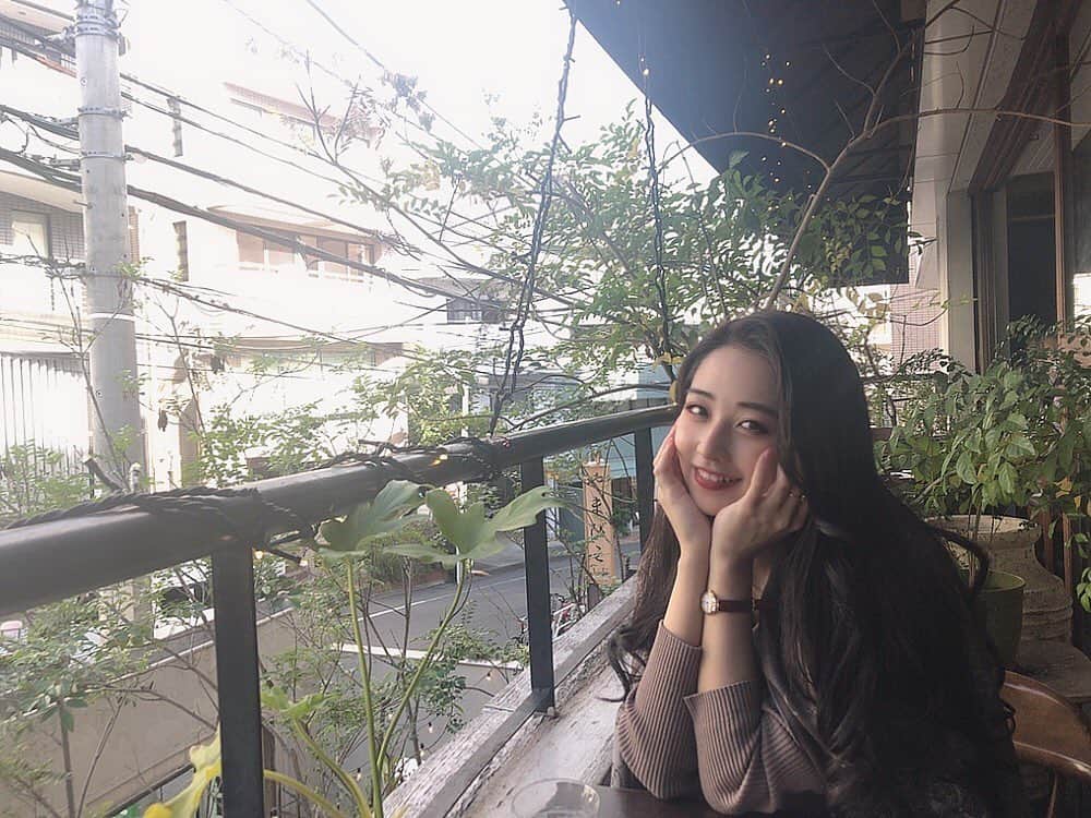 のインスタグラム：「とっても寒くなってきましたね🥺 もう今年もあと1ヶ月もないと思うと  早くて困る！！  2020年はいろいろできなかったことも 多いけれど、いろんなコンテストに参加できたり、 お仕事をたくさんいただけたりと、 感謝ばかりです🤎  🤎🤎🤎 脱毛について🌟  冬こそ脱毛をするタイミングだと思います！ 来年の夏に向けて ツルツル肌になるために 医療脱毛がおすすめ！  銀座カラーなら 全身脱毛6回のおまとめ予約可！！  無料カウンセリングのご予約は『@ginzacalla_official』の 公式アカウントURLからキャンペーンcheck！  是非チェックしてみてね！🤎  #銀座カラー　#脱毛　#全身脱毛　#顔脱毛　#callaPR」