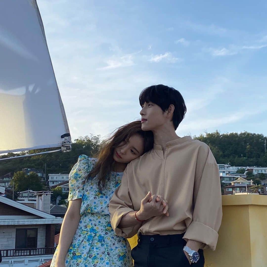 シン・セギョンのインスタグラム：「#runon  d-day (포스터 촬영 겸미✨)」