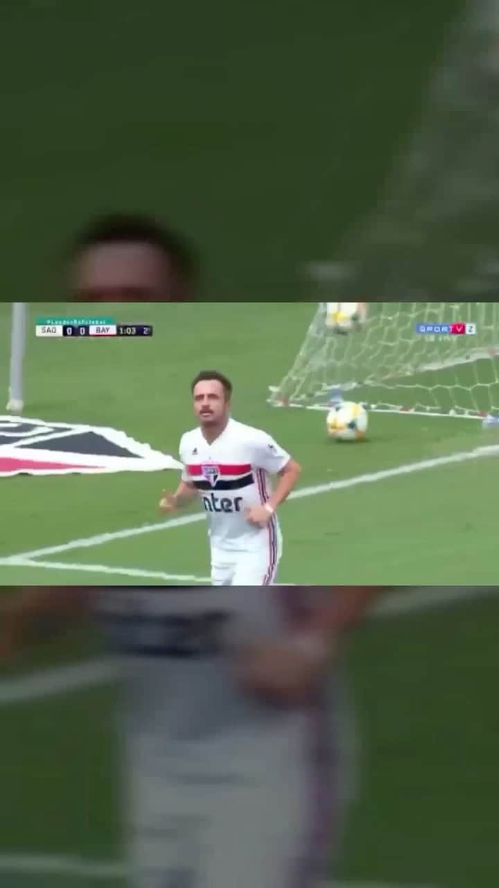 アレッサンドロ・ローザ・ヴィエイラのインスタグラム：「Hoje faz 1 ano do título #LegendsCup - Foi um orgulho jogar com várias gerações de craques do @saopaulofc   #Inesque」