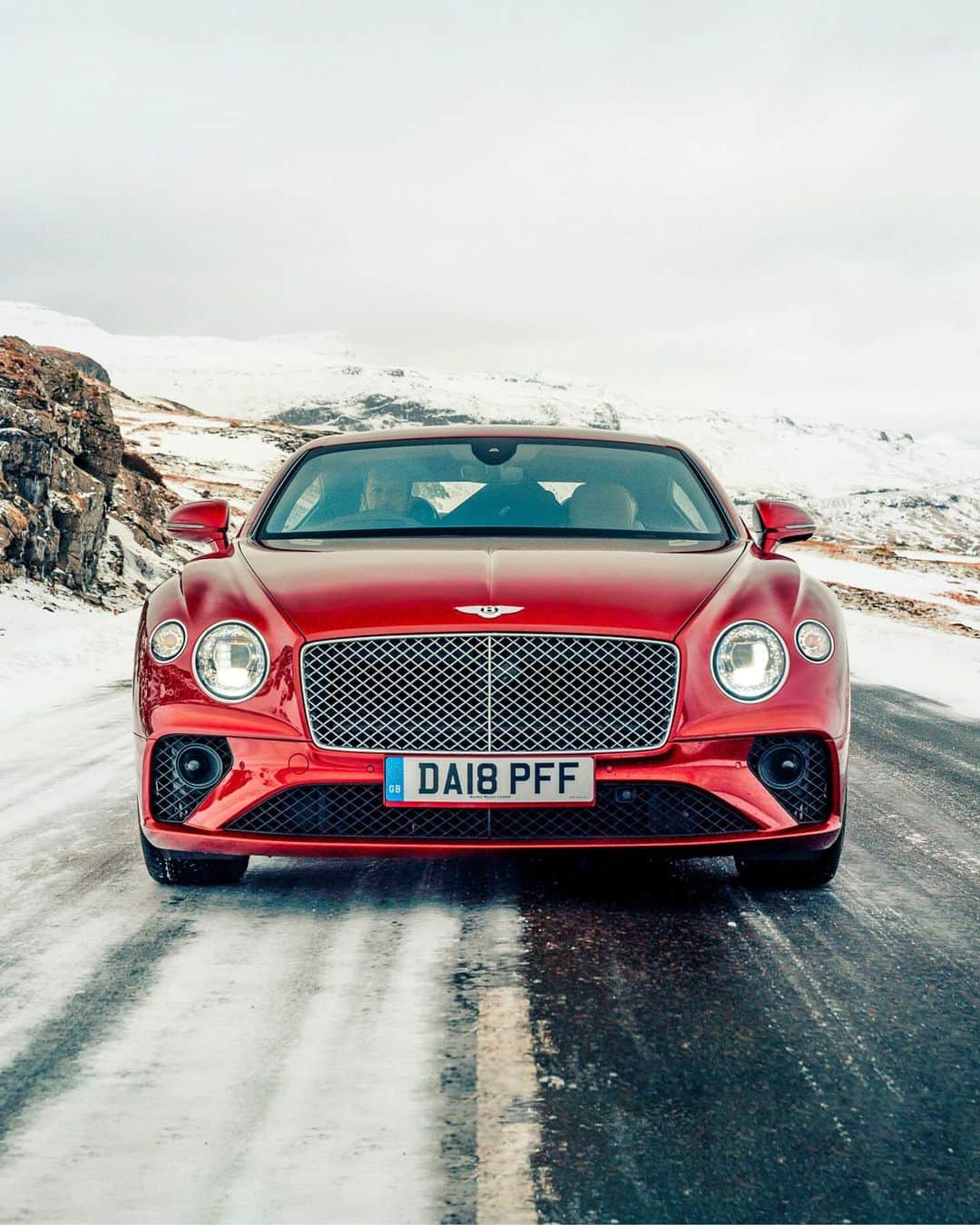 のインスタグラム：「Traction comes in many forms. Some better than others. The #ContinentalGT. #WorldOfBentley _ Continental GT WLTP drive cycle: combined fuel consumption: 20.8 mpg (13.6 l/100 km), combined CO₂: 308 g/km. Photo by @mark_scenemedia」
