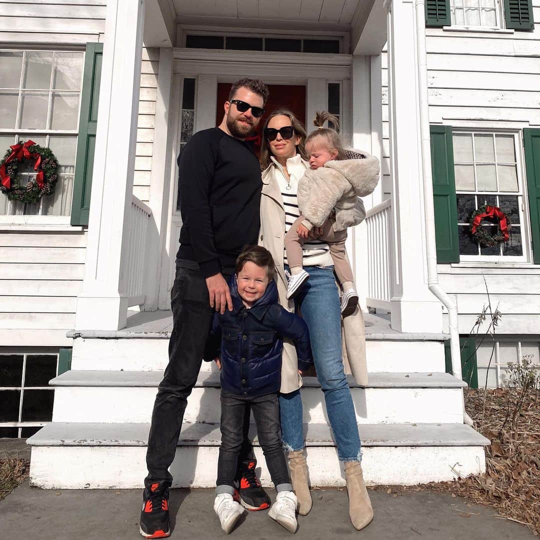 Helena Glazer Hodneのインスタグラム：「A rare family photo❤️🙏🏻 🌎 📷 @susy1113」