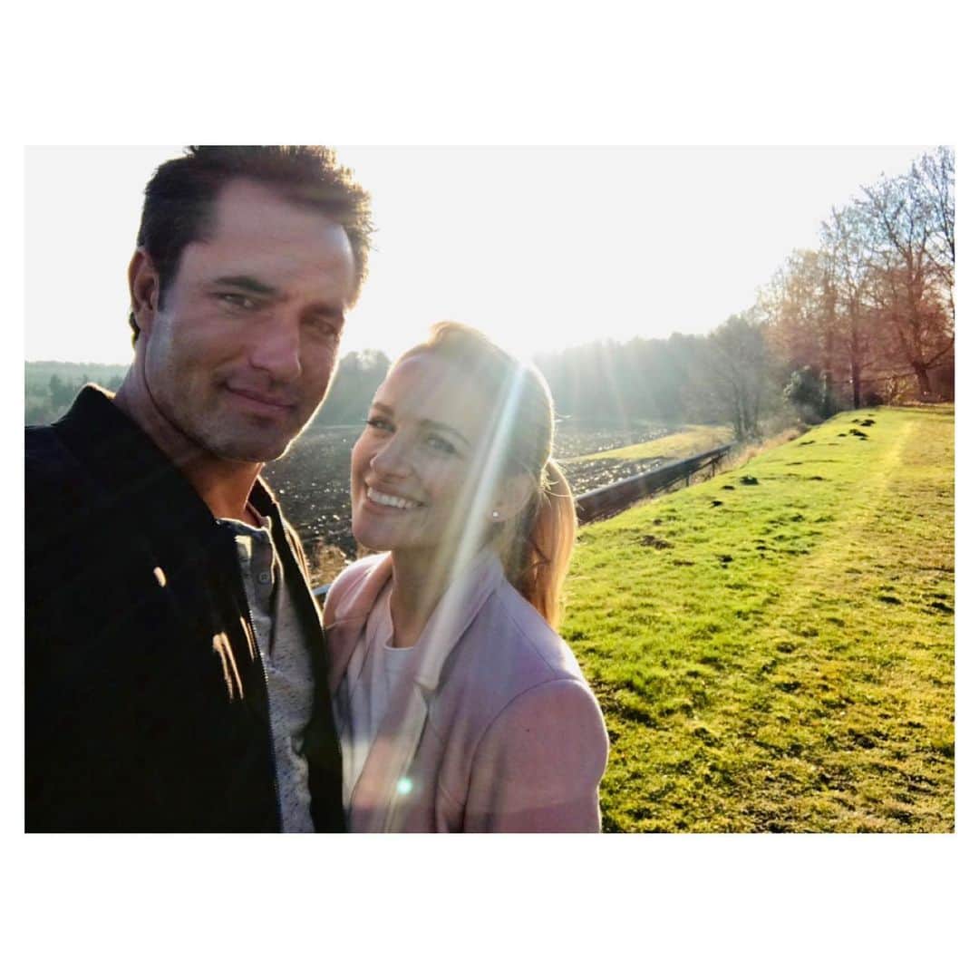 シャンテル・ヴァンサンテンのインスタグラム：「4 years ago today, shooting in thr Belgium countryside🇧🇪 this is the first photo we ever took together! #YouAreMySunshine #WeWereBabies」