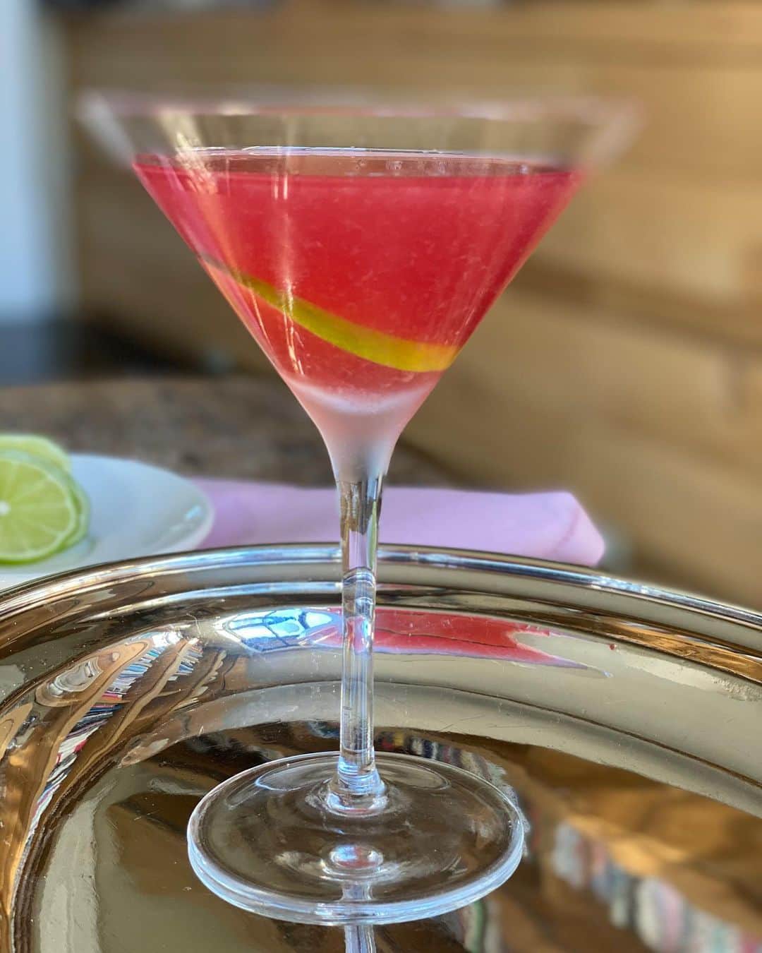 アイナ・ガーテンのインスタグラム：「Pomegranate Gimlets from my new book Modern Comfort Food are the perfect holiday cocktail! (And the book makes a great gift!) How crazy is this?? Amazon is sold out for the moment but this is a great time to support your local bookseller! Recipe link in profile. #happyholidays #staysafe」