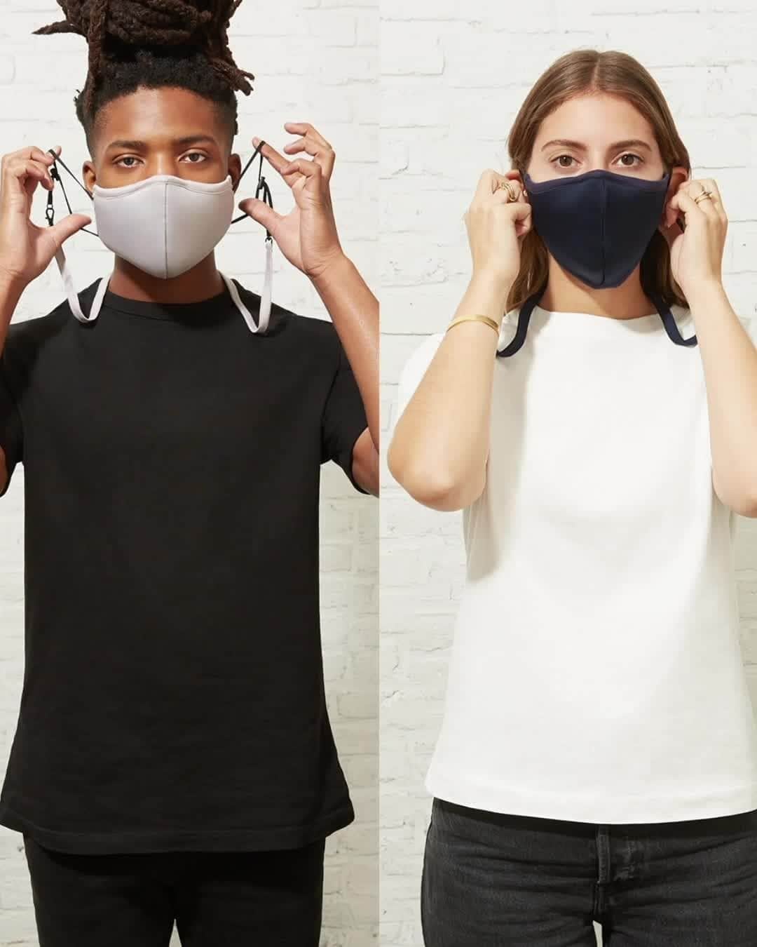 のインスタグラム：「THE PERFECT MASK now comes with a matching lanyard that’s perfect for all of today’s up and down moments. #HangInThere #WearAFuckingMask #ProtectEachOther #ComfortAndPerformance  When you shop at KennethCole.com, we’ll donate to The New York Public Library in support of The Harry Belafonte Black Liberation Speaker Series. Info link in bio.」