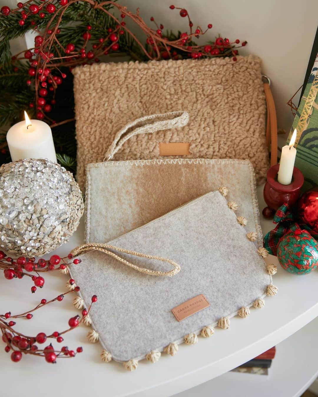 バネッサ・ブリューノさんのインスタグラム写真 - (バネッサ・ブリューノInstagram)「Les cadeaux faciles !⁠⠀ ⁠⠀ Easy gifts!⁠⠀ ⁠⠀ #vanessabruno #christmasgifts #bestgiftstogive #xmasgifts⁠ #winter20 ⁠⠀」12月16日 3時24分 - vanessabruno