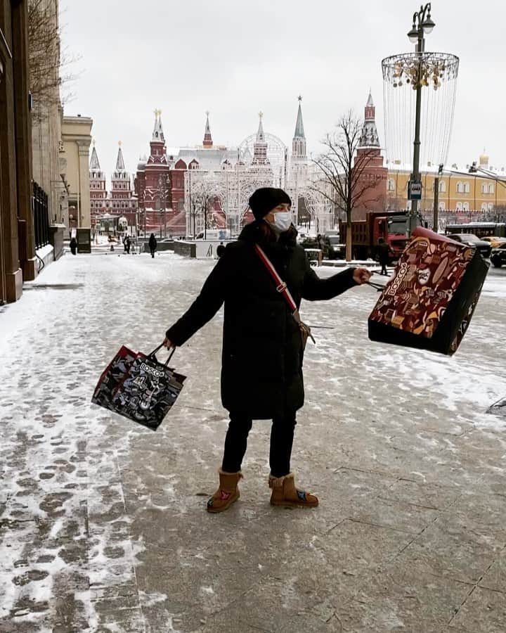 エレーナ・イシンバエワのインスタグラム：「Без лишних слов! Москва - красавица! 😍 ⠀ No extra words! The Moscow is beautiful! 😍 ⠀ #москва#moscowcity#lightshow#зима#исинбаева#isinbaeva#boscosport」