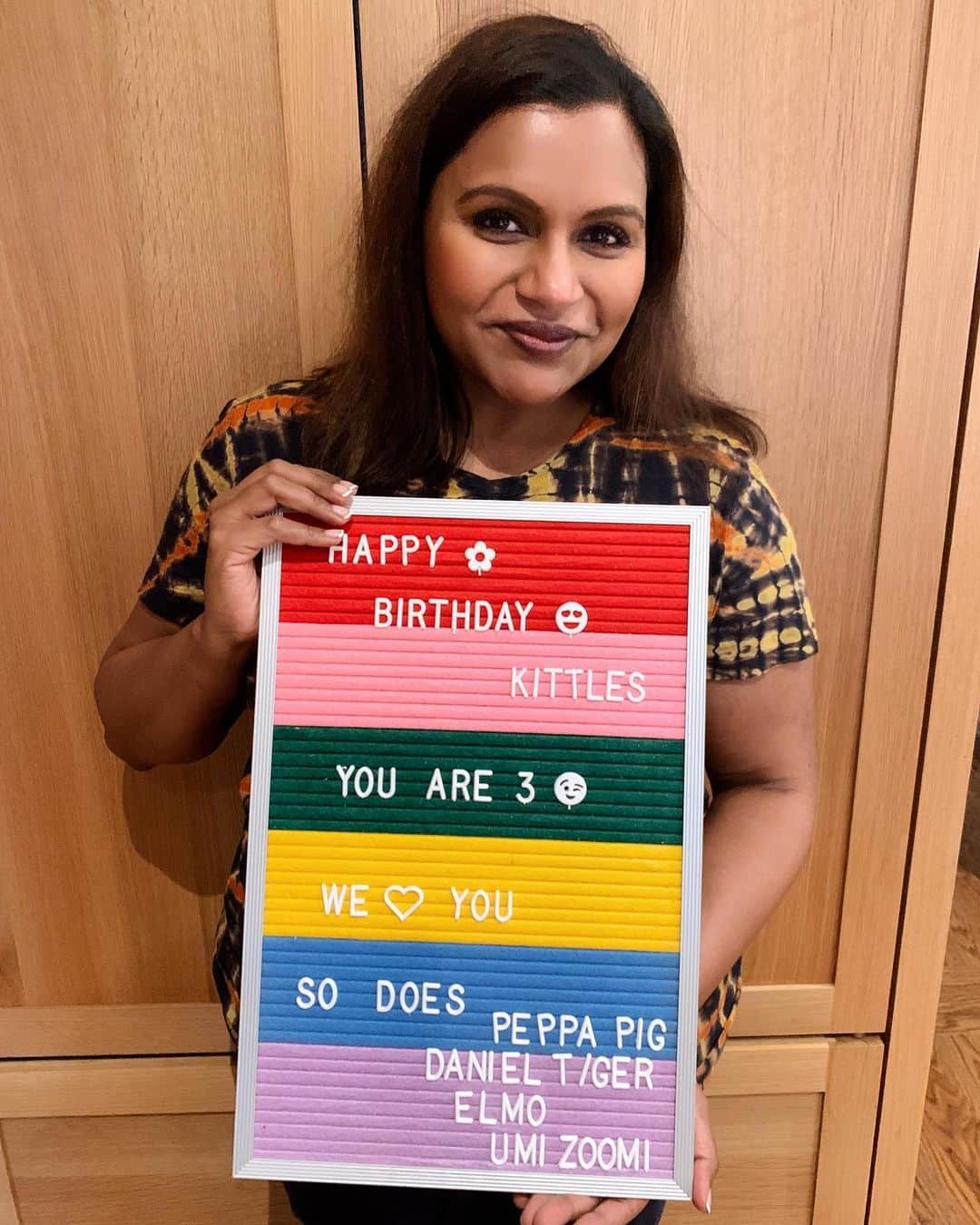 ミンディ・カリングのインスタグラム：「My daughter turned 3 today. This took a really long time. Compliment me please.」