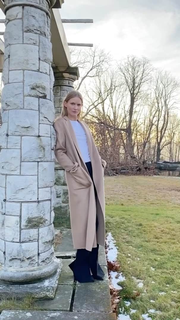 のインスタグラム：「Our supremely soft Italian double face cashmere coats in heather grey, forest green, black and camel.」