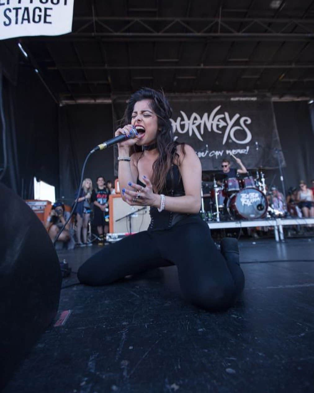 Bebe Rexhaさんのインスタグラム写真 - (Bebe RexhaInstagram)「Throwback pics of me on warped tour 2015.」12月16日 4時09分 - beberexha