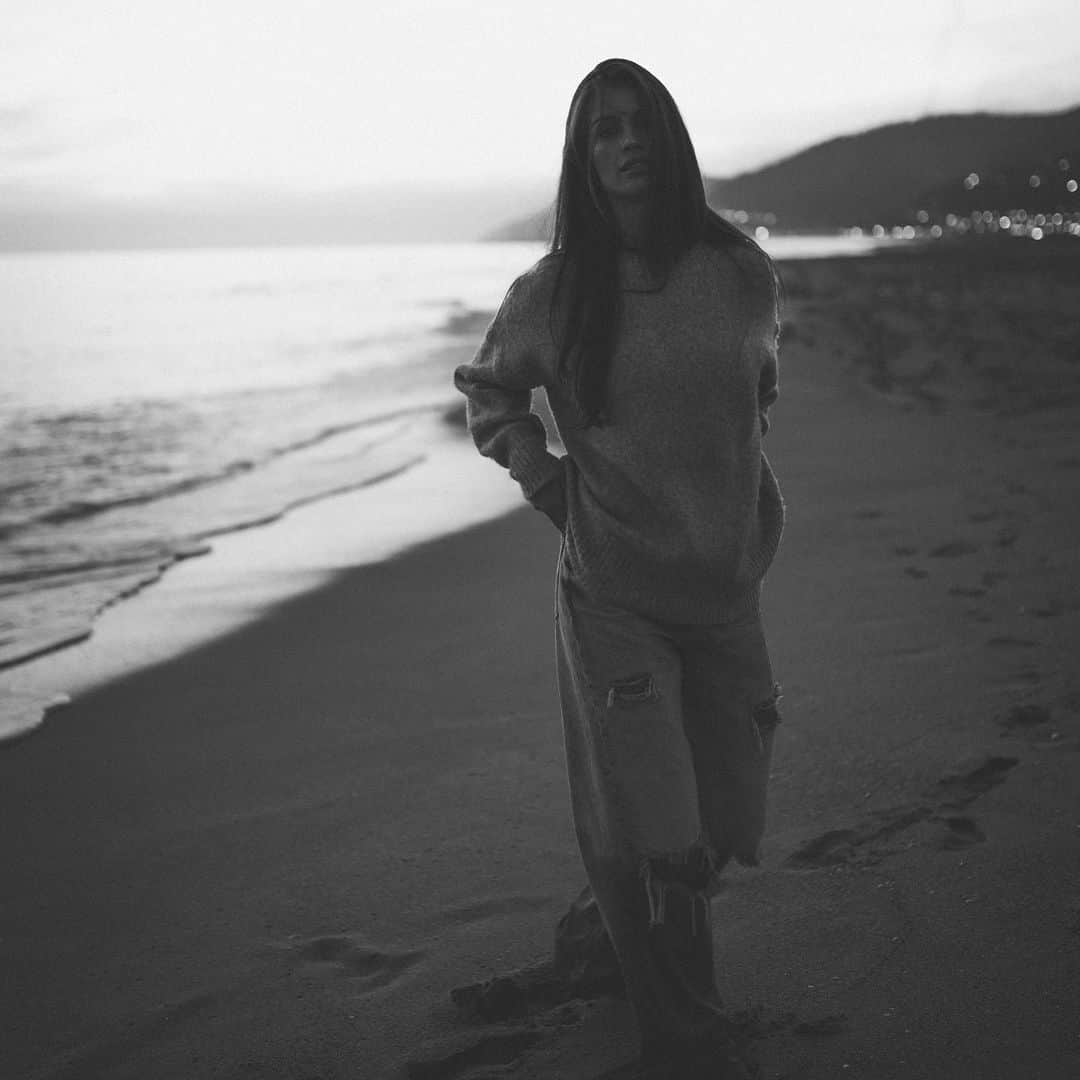 デシレ・コルデロ・フェレールのインスタグラム：「👣🌅」