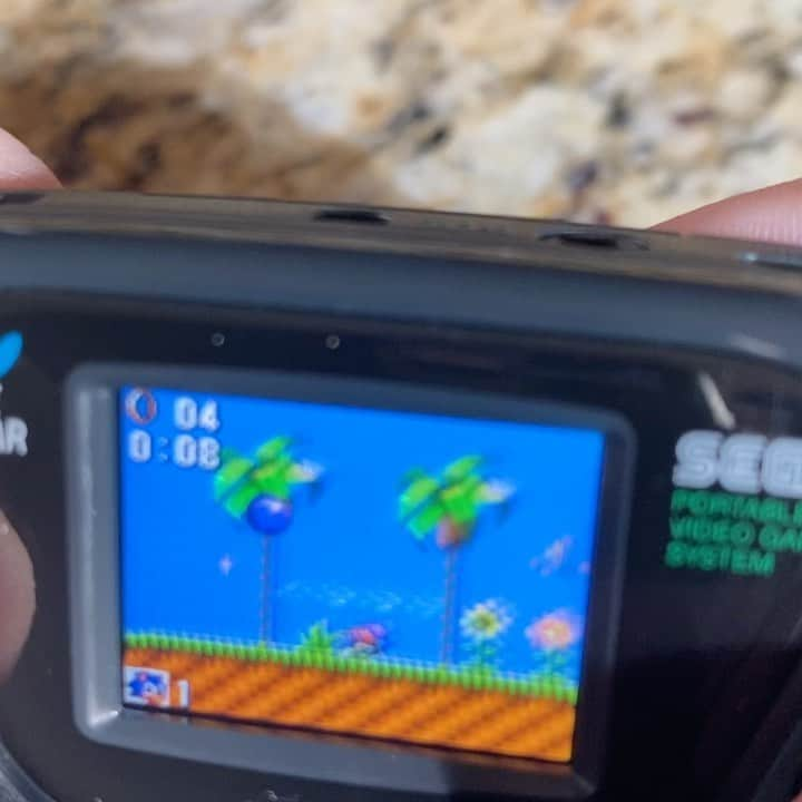 アレン・ジョーンズのインスタグラム：「The Game Gear micro」