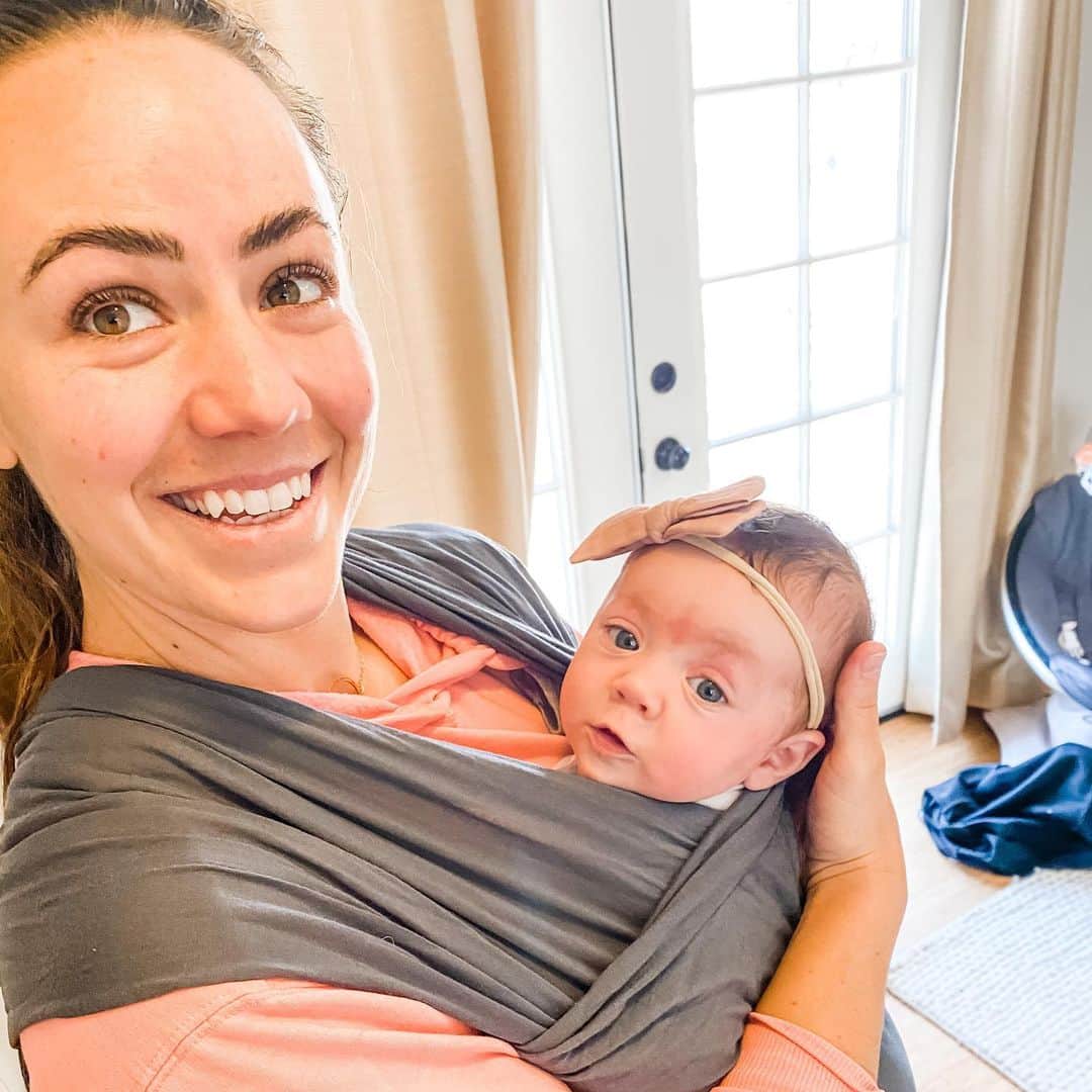 Camille Leblanc-Bazinetさんのインスタグラム写真 - (Camille Leblanc-BazinetInstagram)「Zoe is 5 months (adjusted age a little under 3 months) “  Wich means that I have now achieve a personal best in my consumption of Redbull  🤣🤣🙌🏽🙌🏽  I can’t believe I use to say I was tired lol parenting is the real test of resilience lol   “  What do you miss from before baby? Don’t get me wrong I would never want to go back because she is my little angel miracle and she melts my heart and is the best thing in the world   @redbull (may not give me wings but keeps me awake and alert to perform my best)」12月16日 4時18分 - camillelbaz
