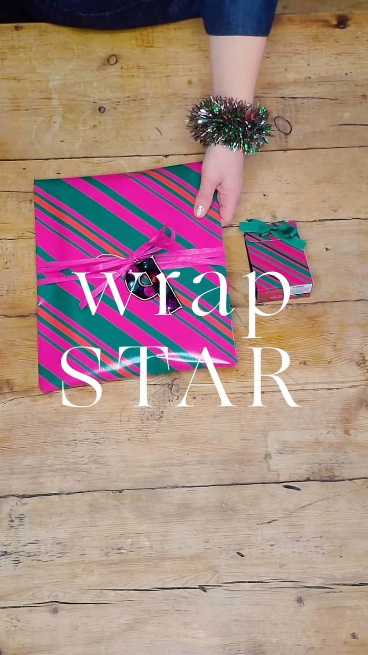 アクセサライズのインスタグラム：「You’ve got the gifts, now it’s time to wrap the presents 🎁   Got time to make it special? We’ve got the personal touches!   Tap the link in our bio to shop  #Accessorize」